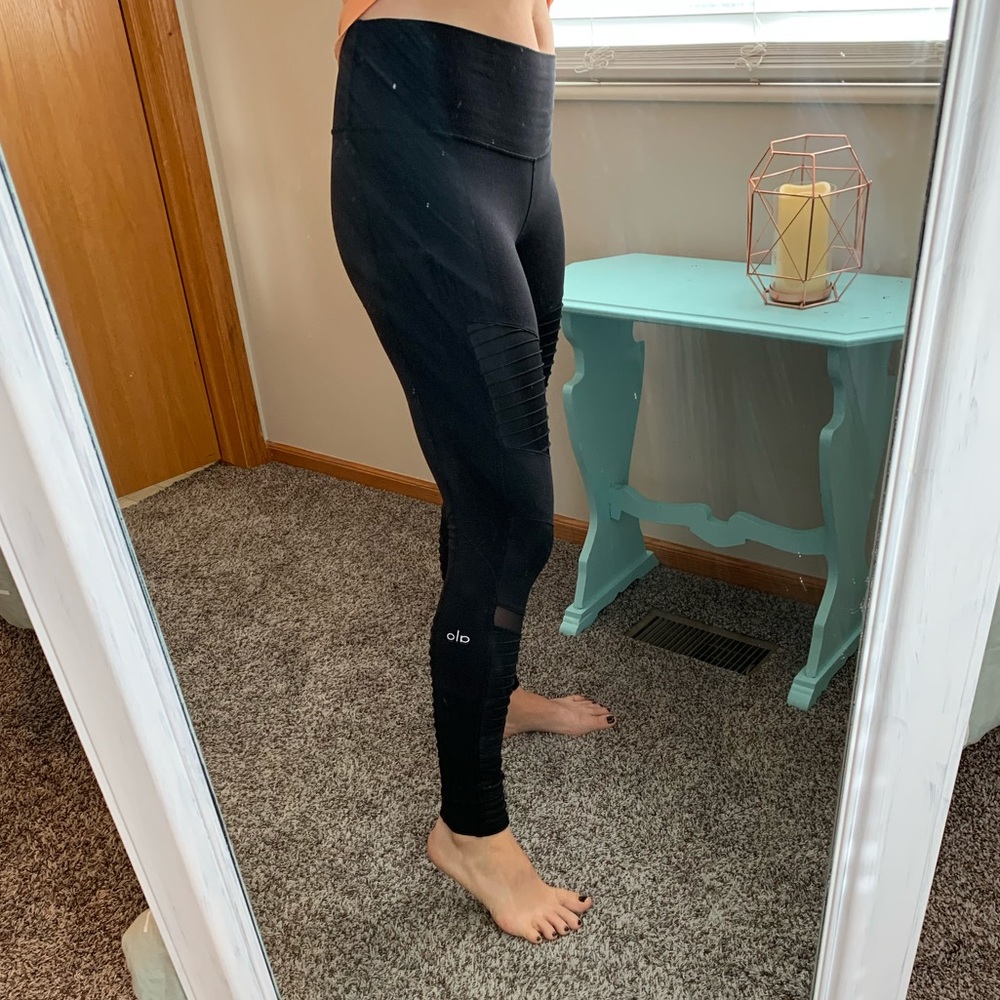 Alo Moto Yoga Leggings in Black